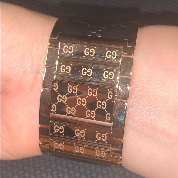 GUCCI - women’s twirl two-tone stainless watch. - Picture 5 of 9